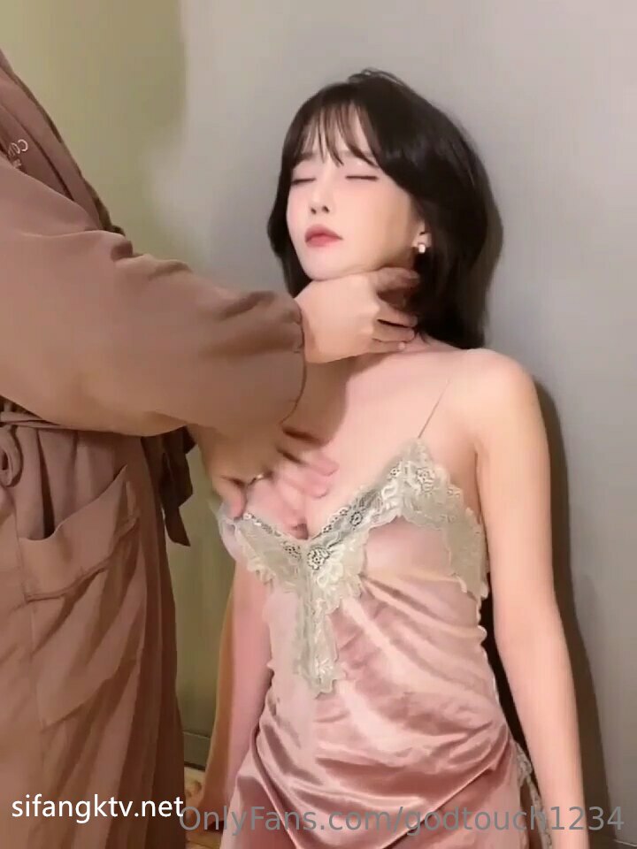 【超人探花】近期最高质量，青涩19岁学生妹，听话换情趣装，滑套操逼才叫爽